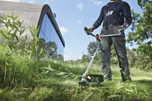 Keeping that tidy look to your lawn with a Strimmer