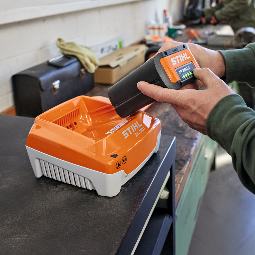 STIHL Batteries & Chargers
