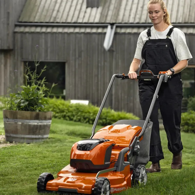Husqvarna LC353iVX Cordless Lawnmower