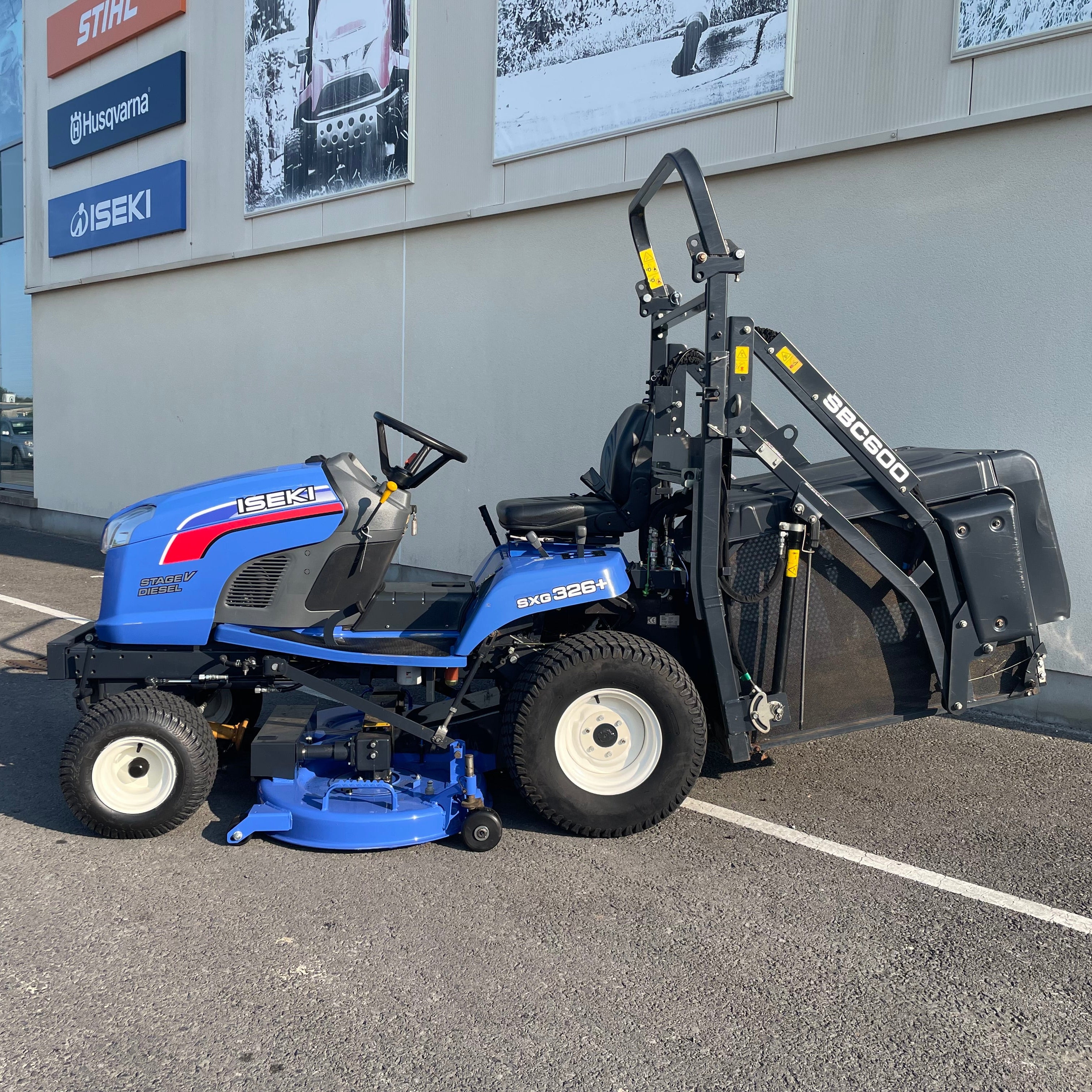 ISEKI SXG326+ Ride-On Mower - ZZZ002907