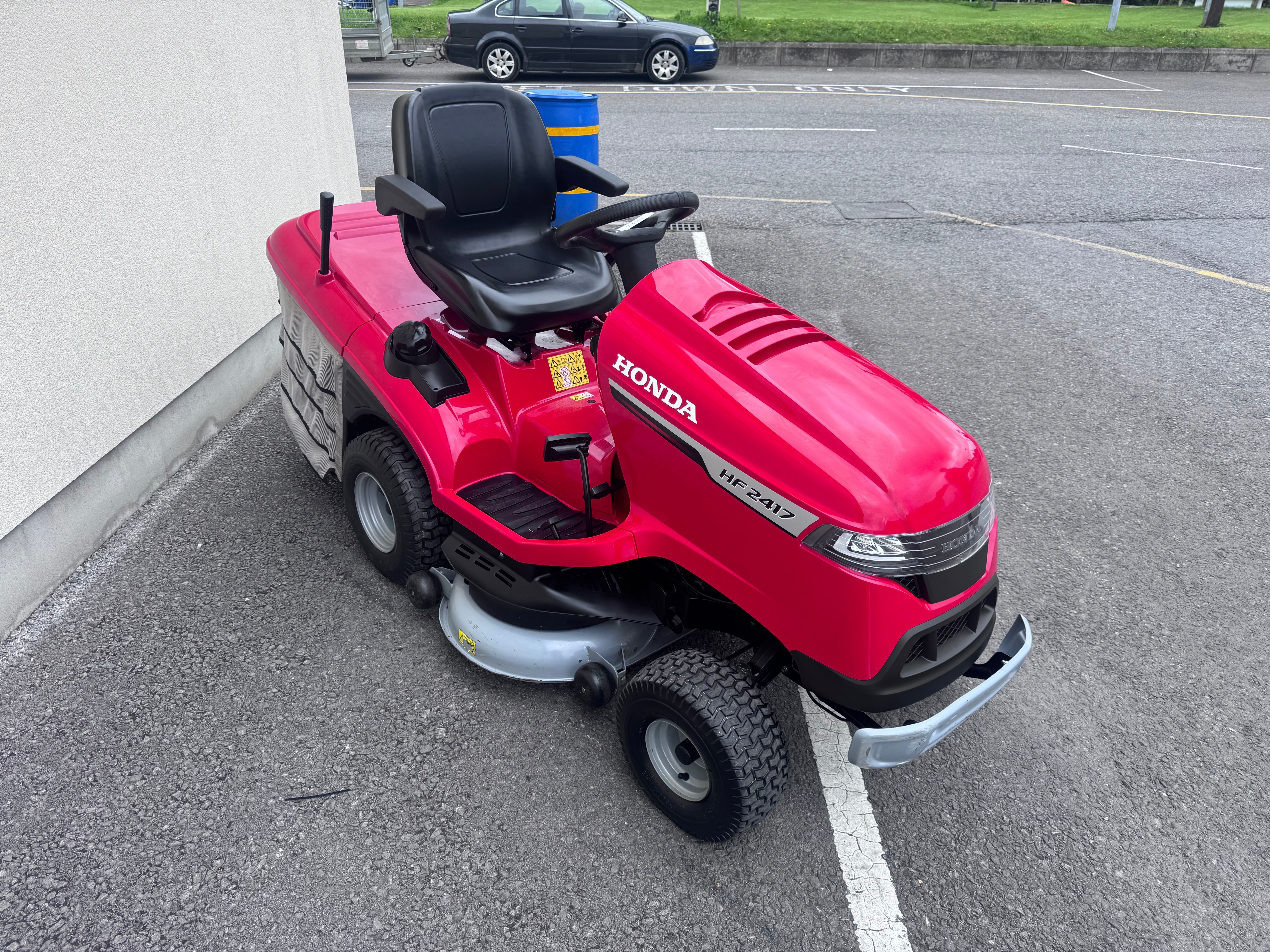 Ride-On Lawnmower – ZZZ002978