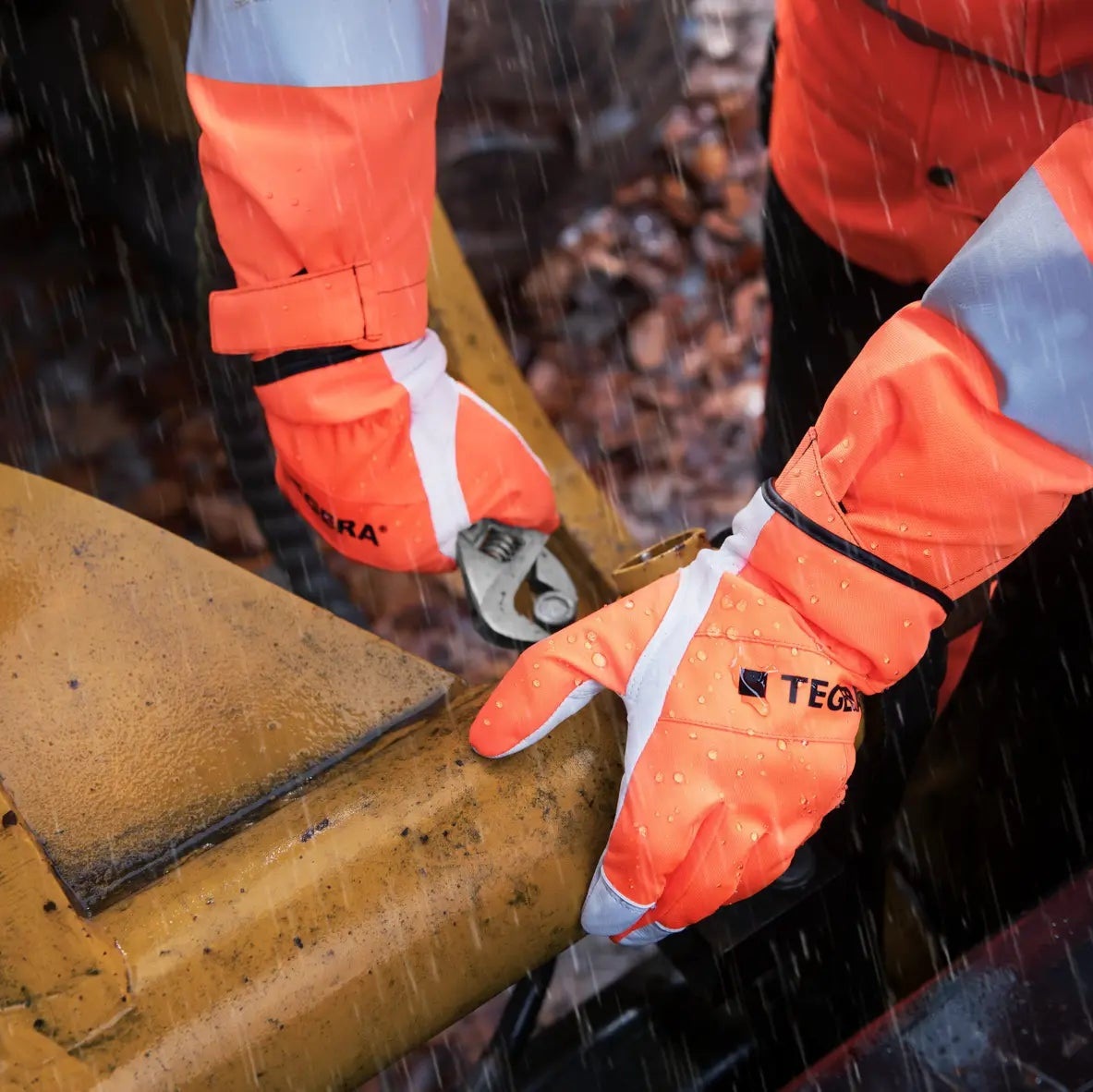 TEGERA 288 Dexterity High Viz Glove