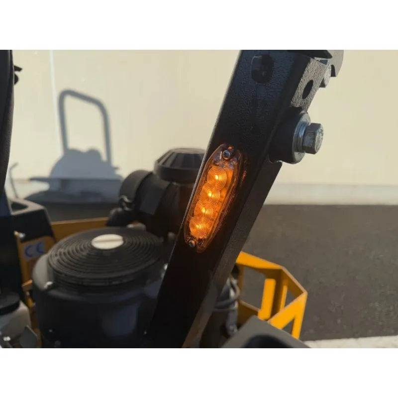 Hustler FASTRAX MOWER Zero Turn Ride-On Mower