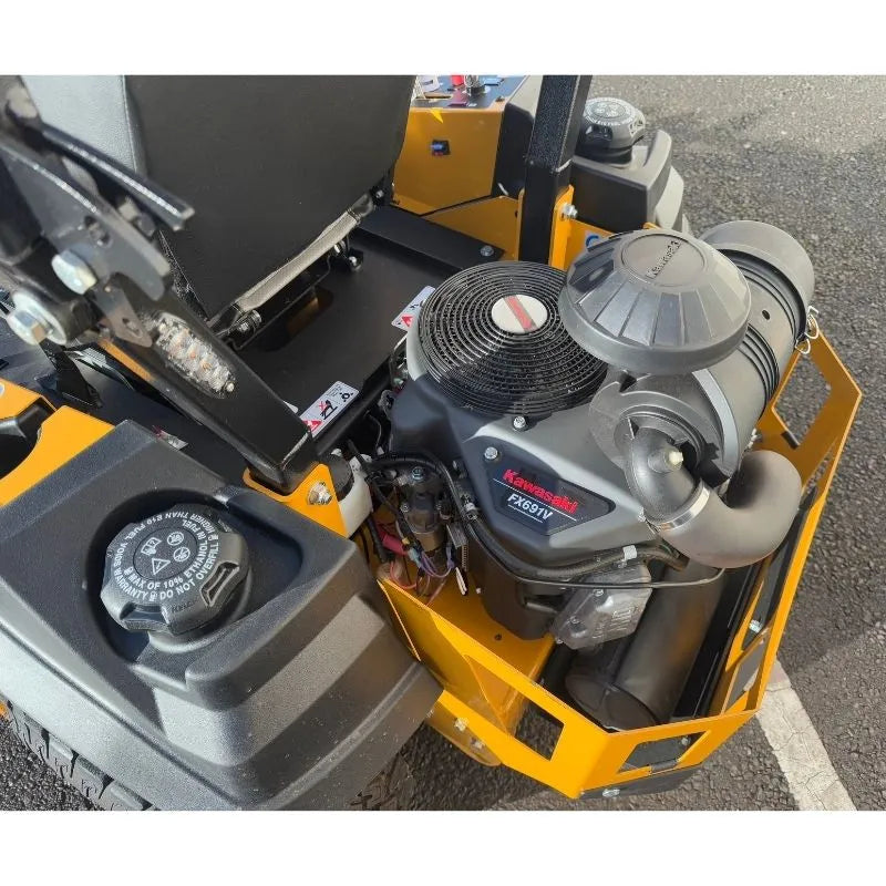 Hustler FASTRAX MOWER Zero Turn Ride-On Mower