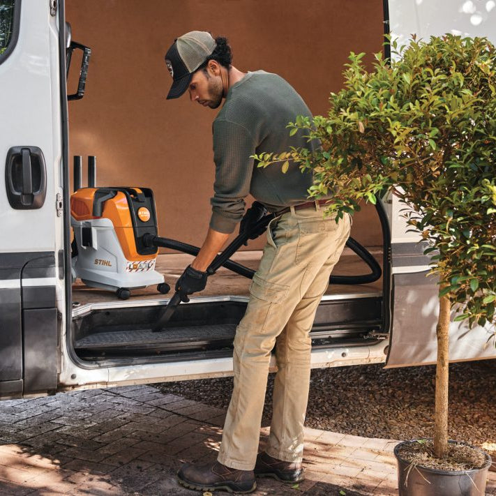 Stihl SEA 100 Cordless Vacuum