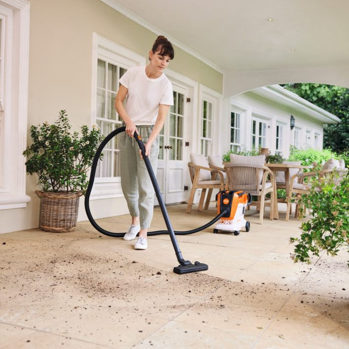 Stihl SEA 60 Cordless Vacuum