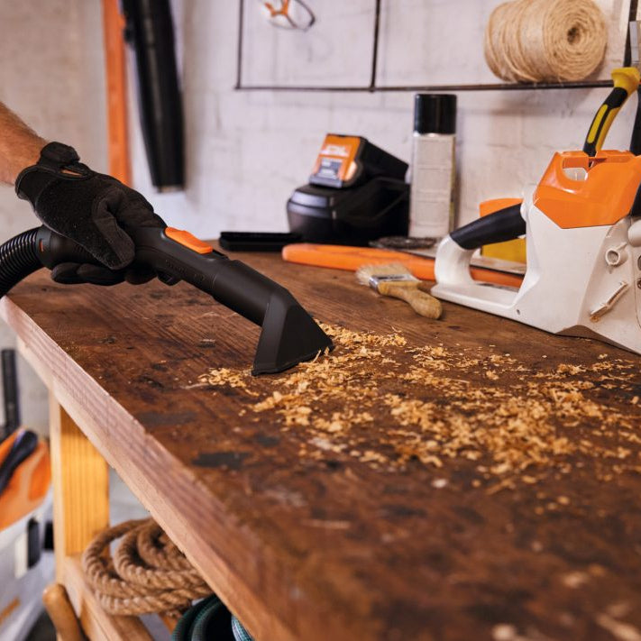 Stihl SEA 60 Cordless Vacuum