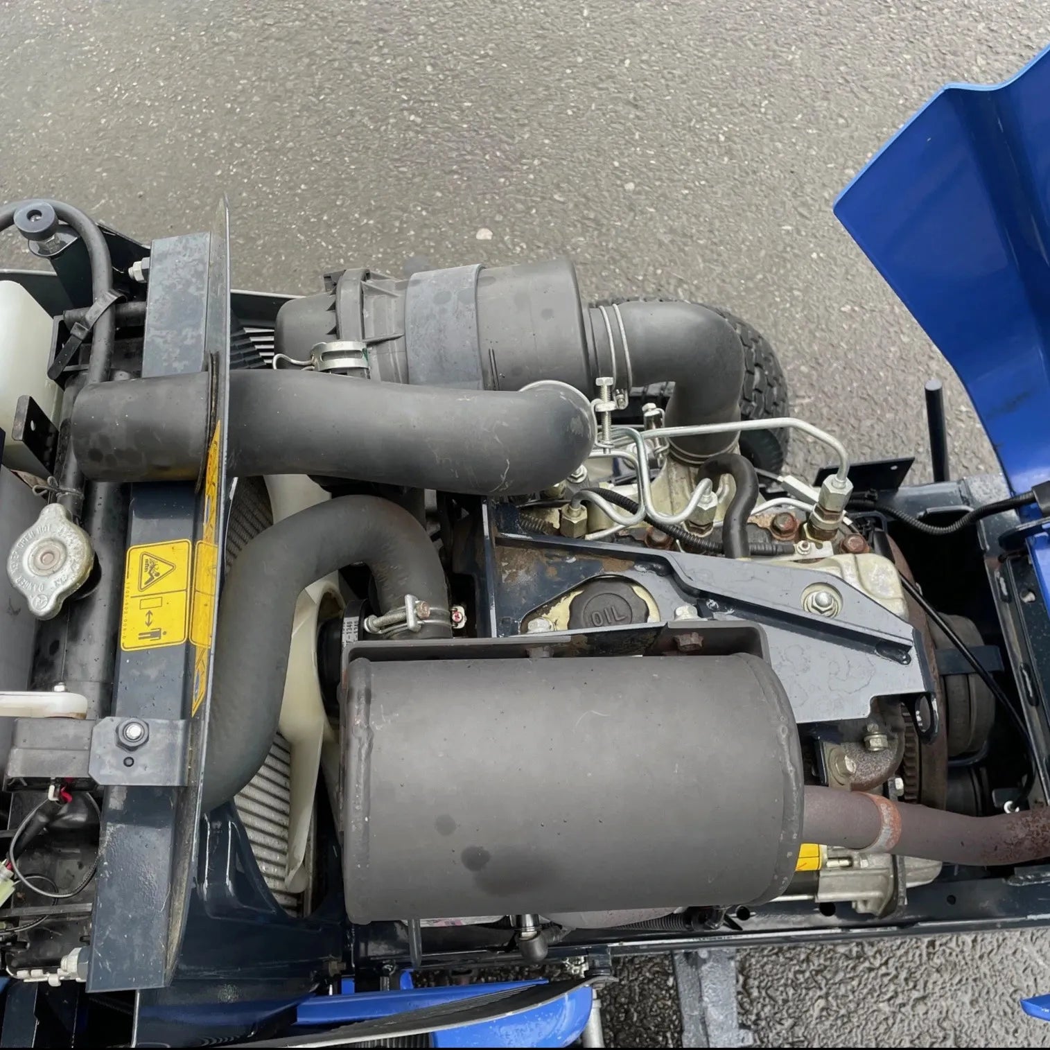 Second Hand ISEKI SXG323 High Tip Lawnmower