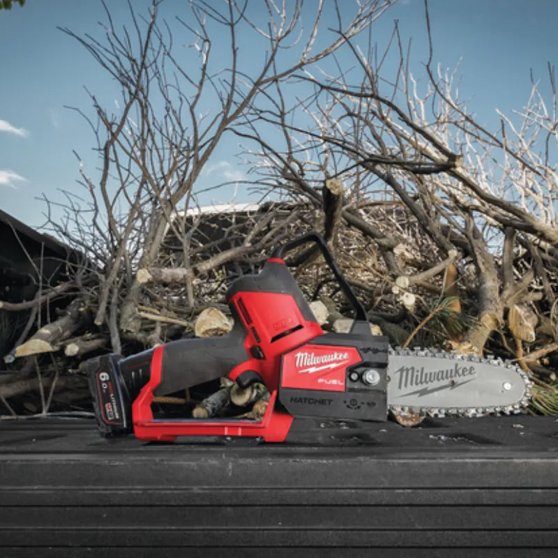 Milwaukee M12 Hatchet Pruning Saw