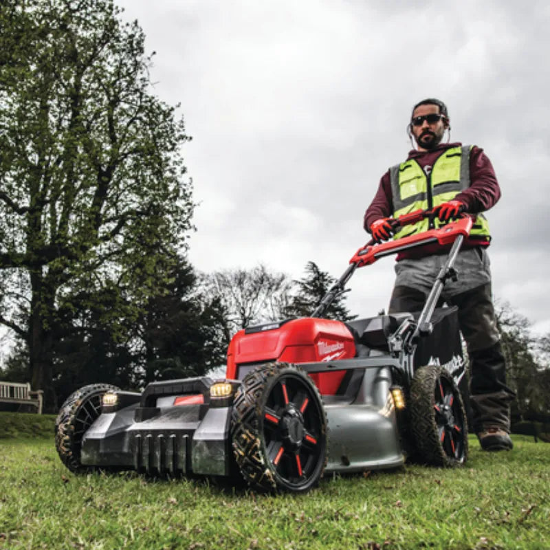 Milwaukee M18 53cm Self Propelled Battery Lawnmower