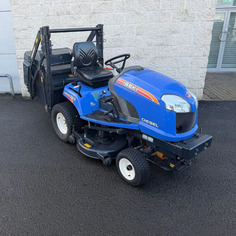 Second Hand ISEKI SXG323 High Tip Lawnmower