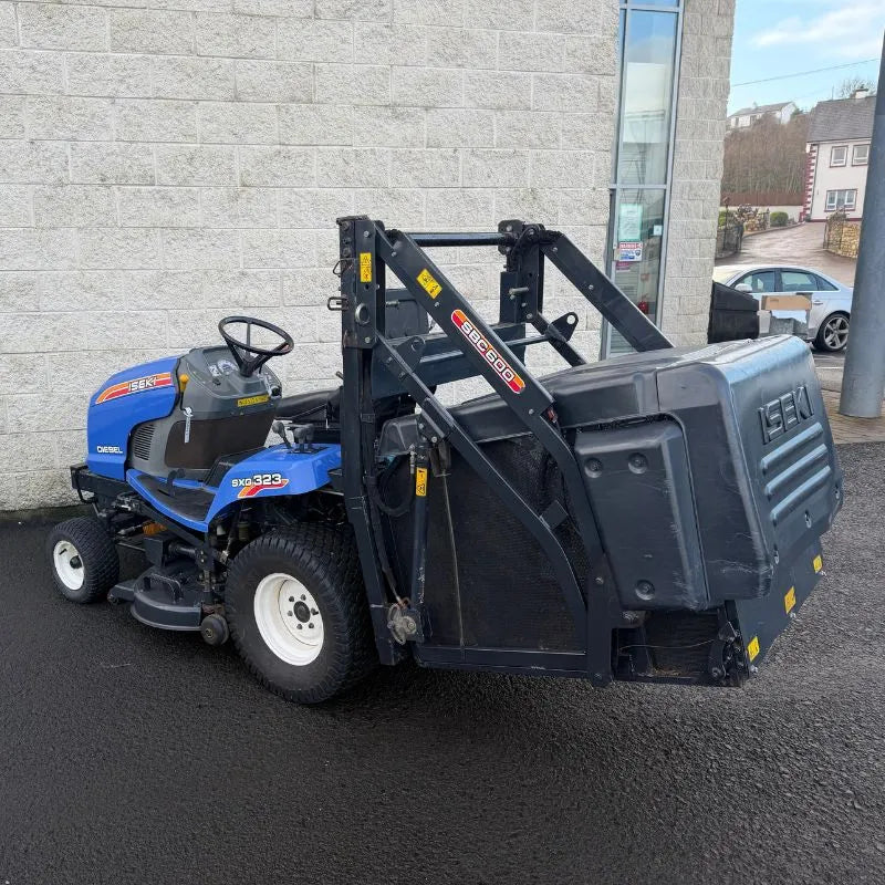 Second Hand ISEKI SXG323 High Tip Lawnmower