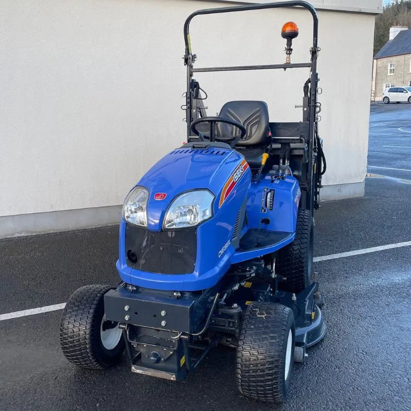 Second Hand ISEKI SXG326 High Tip Lawnmower