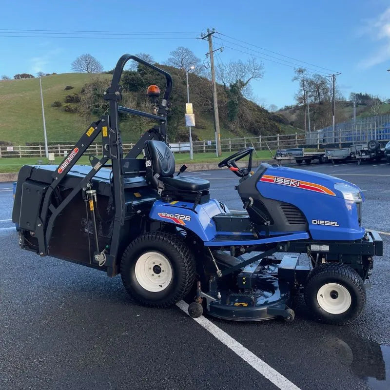 Second Hand ISEKI SXG326 High Tip Lawnmower